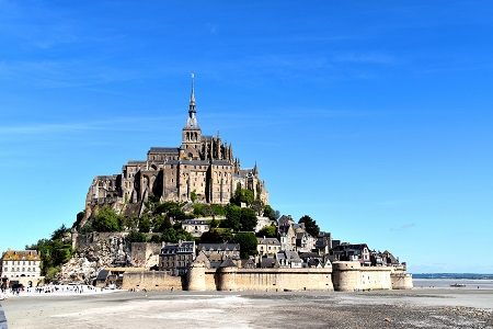 Le Central - Mont Saint-Michel Normandy Destination